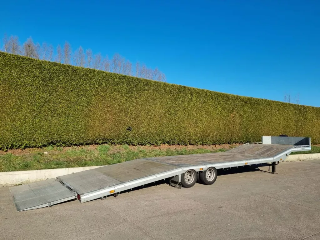 Veldhuizen 8,5-tons Semi-dieplader oplegger 10,5 m.