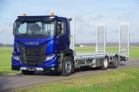 Iveco 31,5-tons Oprij S-Way 9,0 m. Veldhuizen
