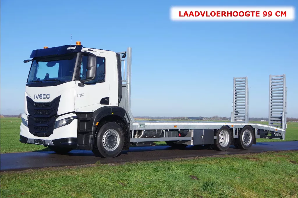 Iveco 29,0-tons Oprij S-Way 8,5 m. Veldhuizen