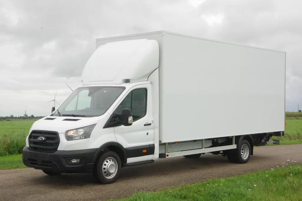 Ford Transit gesloten bakwagen 5,98 m.