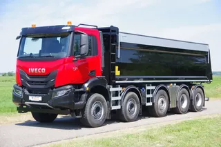 Iveco T-way 10x4 49-tons midlift met Hyva achteroverkipper