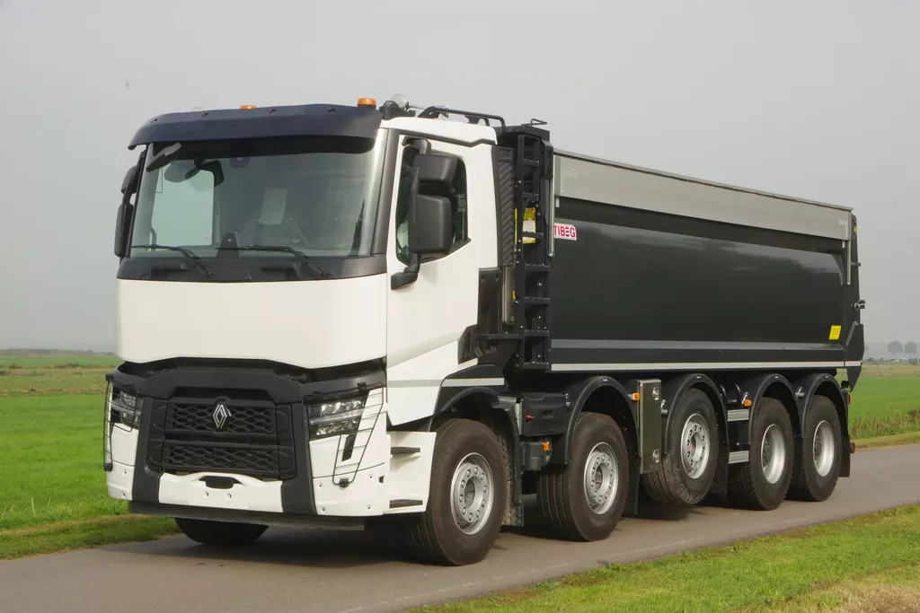 Renault C530 49-tons 10x4 met Tibeg kipper