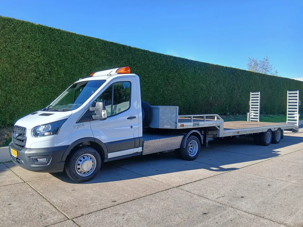 Ford Transit + semi-dieplader oplegger 6,0 m.